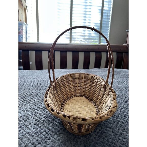 Vintage Wicker 15" X 13" Gathering Basket w/woven Handle - Picture 2 of 11